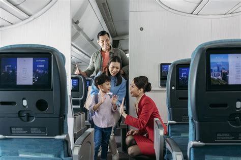 Cathay Pacific returns to the world’s top five airlines in industry .